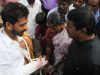 பாதிக்கப்பட்ட நடுக்குப்பம் மீனவ மக்களோடு சீமான்