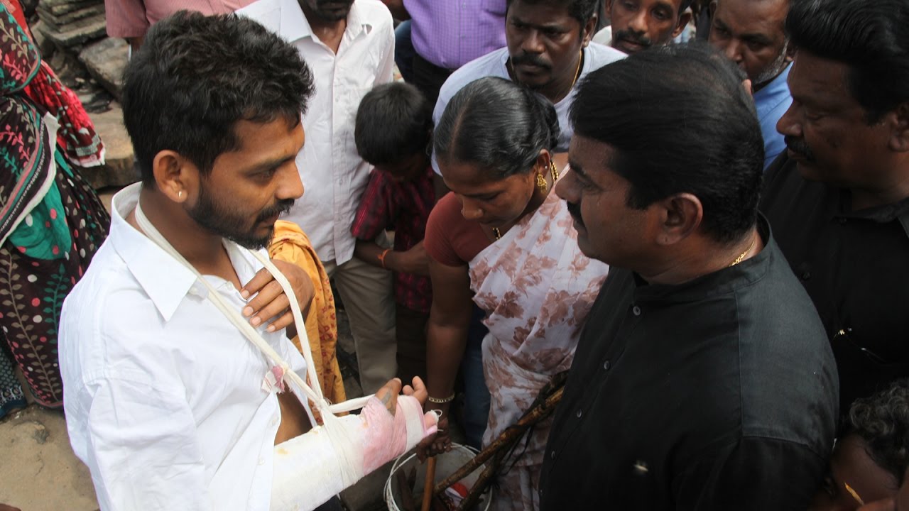 பாதிக்கப்பட்ட நடுக்குப்பம் மீனவ மக்களோடு சீமான்